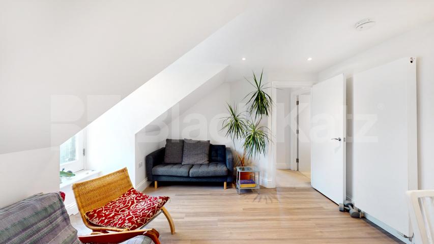 Top Floor One Bedroom Flat with Open Plan Living on Stroud Green Road Stroud Green Road, Finsbury Park